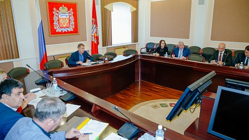 O подготовке к парламентской сессии – на совете ЗС